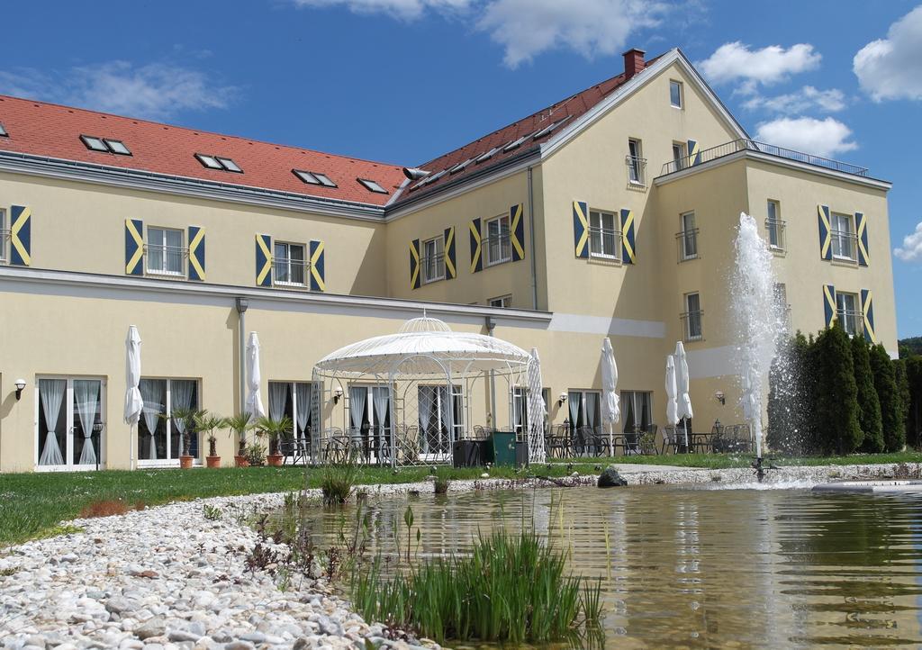Lanzenkirchen Grandhotel Niederoesterreichischer Hof מראה חיצוני תמונה