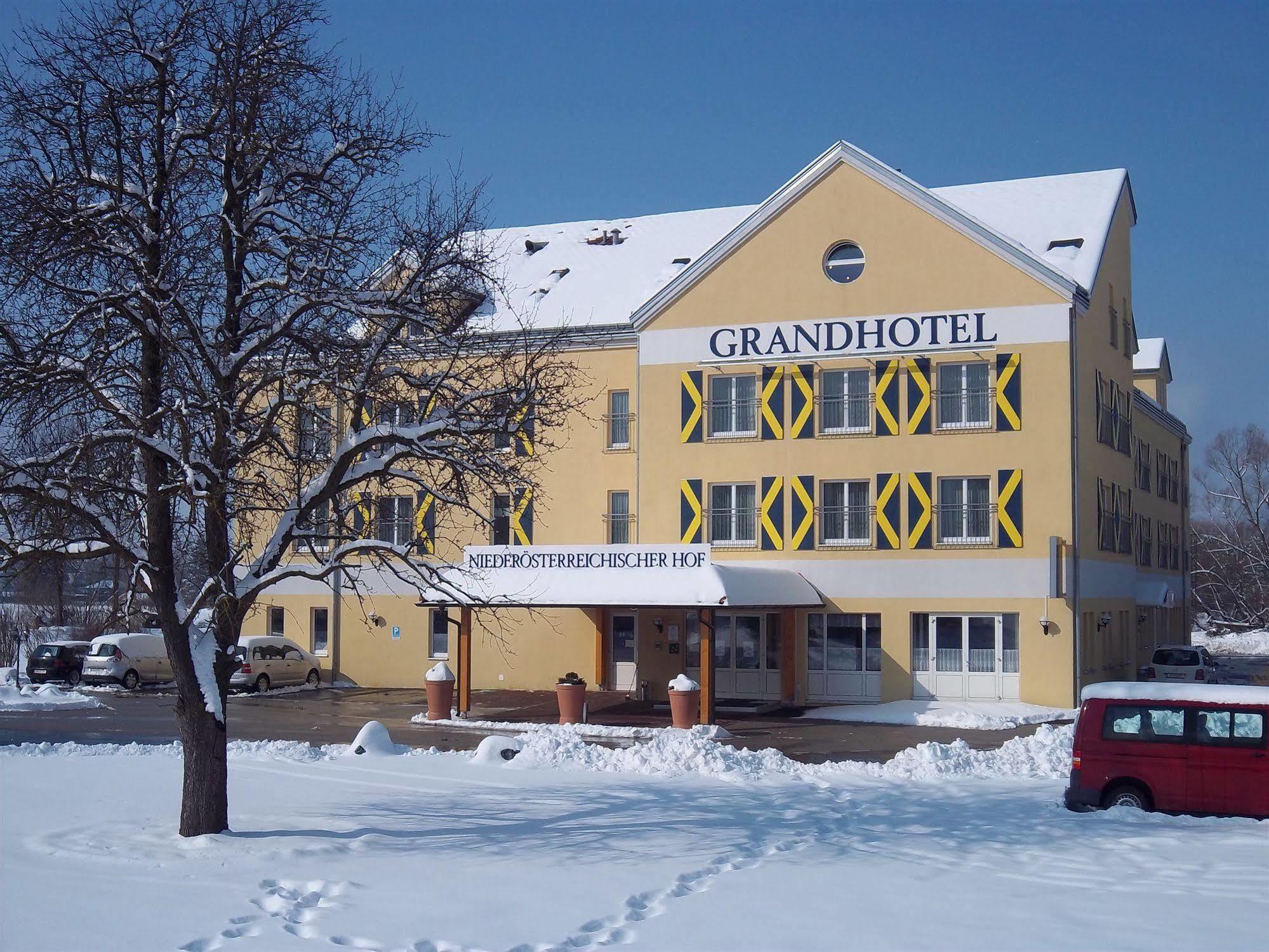 Lanzenkirchen Grandhotel Niederoesterreichischer Hof מראה חיצוני תמונה